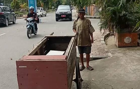 Semangat Ibu Nur Mencari Rezeki di tengah Terik Ramadan