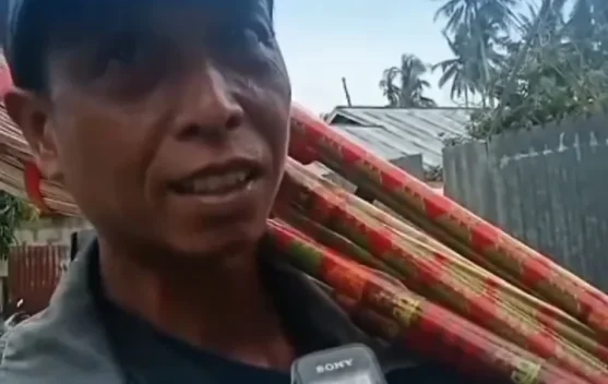 Kisah Pak Dahri, Penjual Sapu Lidi Keliling Demi Keluarga
