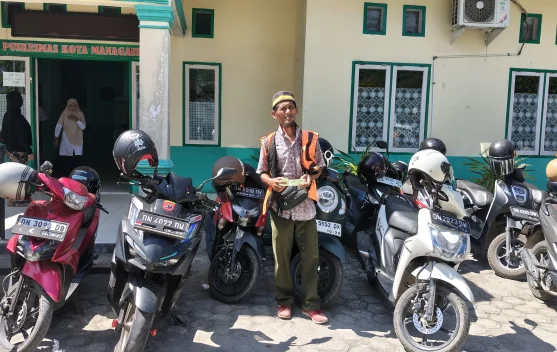 Juru Parkir Setia Puskesmas Managaisaki Tolitoli