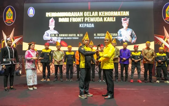 Gubernur Sulteng Terima Gelar Kehormatan Balengga Ntodea