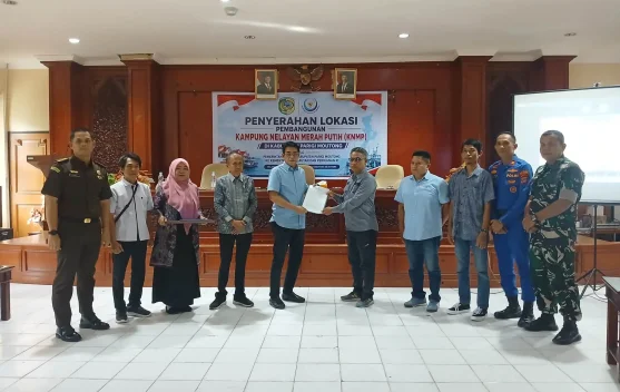 Bupati Erwin Burase Serahkan Lokasi Pembangunan KNMP