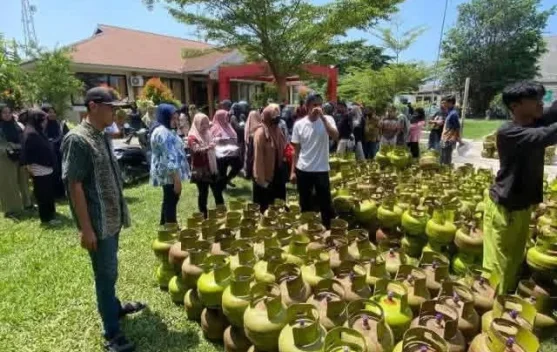 Pemkab Parigi Moutong Salurkan 560 Tabung LPG 3 Kg Gratis