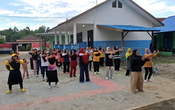 Senam Lansia Jadi Cara Warga Kabinuang Jaga Kebugaran