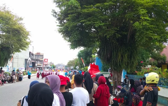 Lomba Gerak Jalan SD-SMP Tolitoli Semarak Digelar