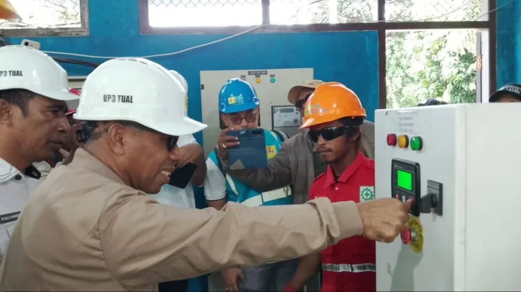 Masyarakat Tayando Tam, Nikmati Layanan Listrik 24 Jam.