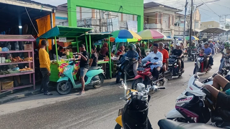 Takjil Ramadhan Laris Manis di Pasar Jargaria Pedagang Raup Untung