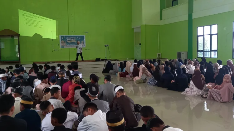 MTs N 1 Maluku Tenggara Gelar Pesantren Kilat di Masjid Agung Raudha