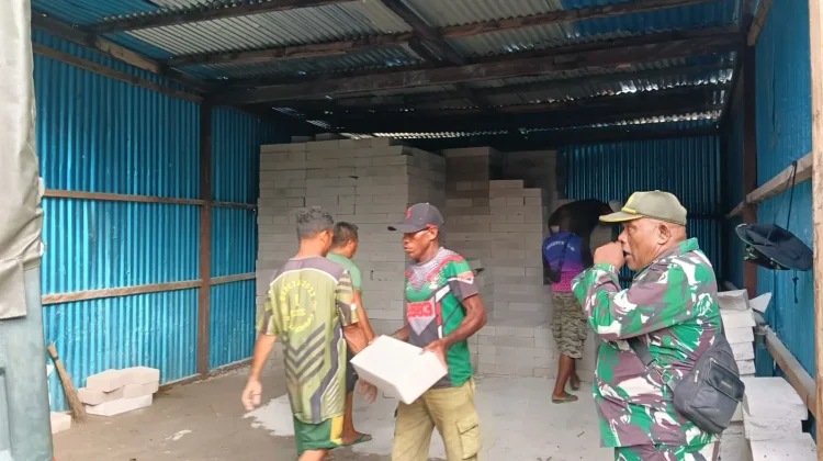 Gunakan Bata Hebel, Satgas TMMD Ke-127 Kodim 1503/Tual Percepat Pembangunan RTLH MCK