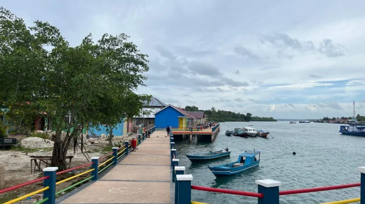 Pembangunan Kampung Pelangi Percantik Kawasan Pesisir
