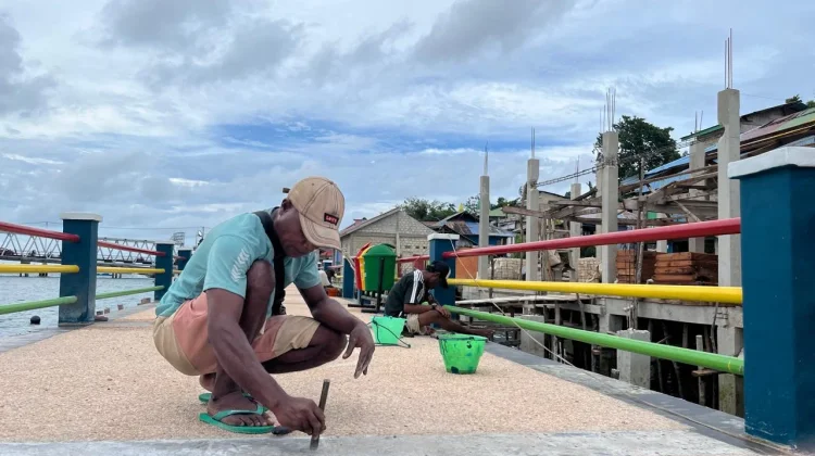 Pembangunan Kampung Pelangi Percantik Kawasan Pesisir