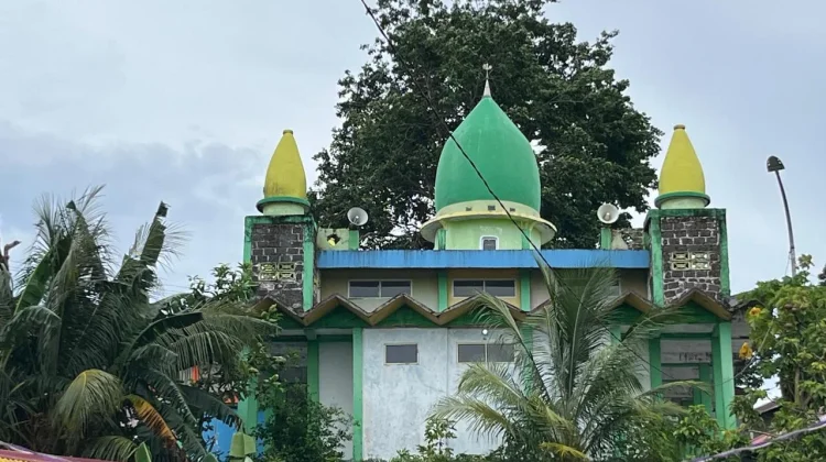 Pembangunan Kampung Pelangi Percantik Kawasan Pesisir