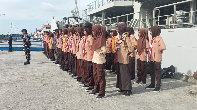 SMKN 1 Kota Tual Penuhi Undangan Lanal