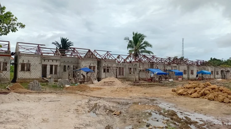 Pembangunan 50 Rumah Subsidi Aru Capai 50 Persen