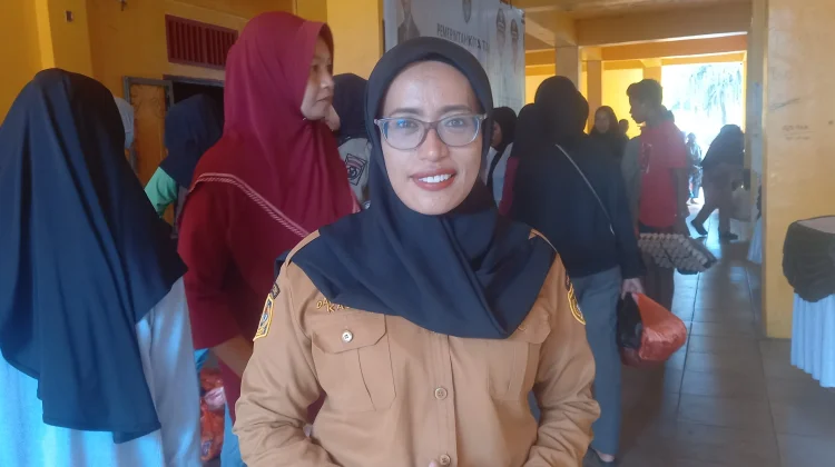 Kepala Dinas Ketapang Bersyukur atas Pembukaan Pasar Raya Terpadu (Sembako Murah)