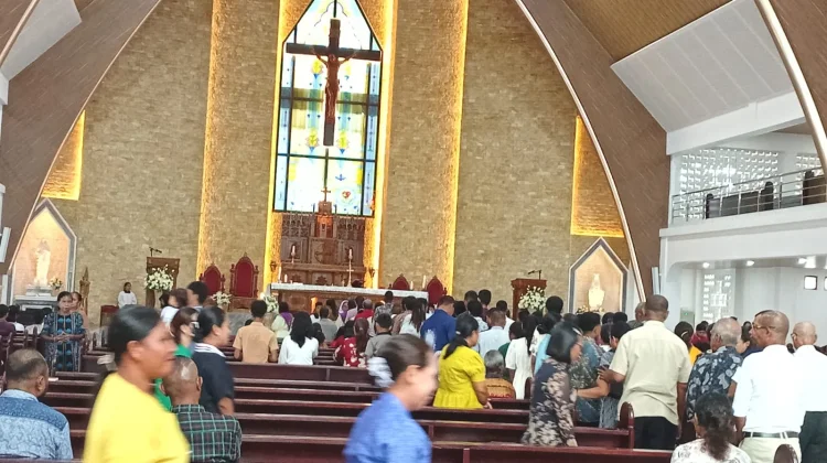 Umat Katolik Dobo Rayakan Minggu Prapaskah IV, Refleksikan Terang dan Ketaatan