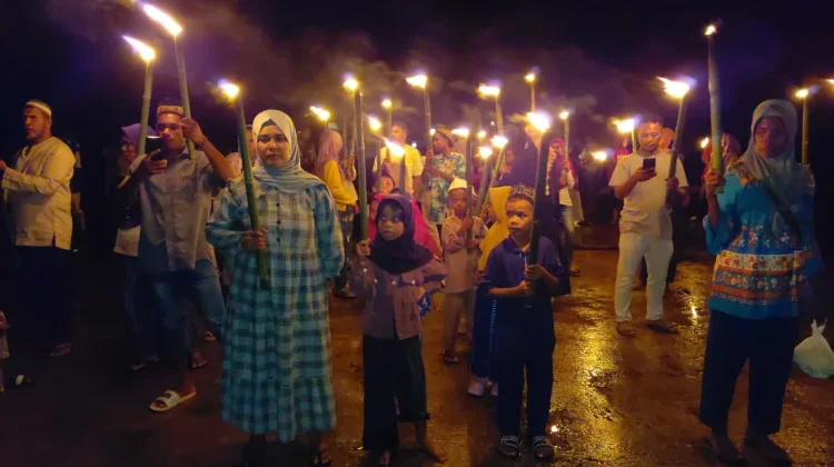 Gabungan 3 Desa di Aru Utara Gelar Pawai Obor Sambut Idul Fitri 1 Syawal 1447 Hijriah