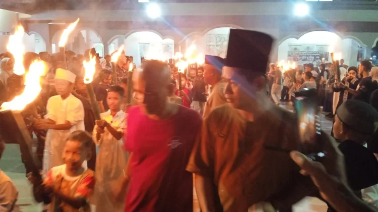 Pawai Takbiran Keliling Obor