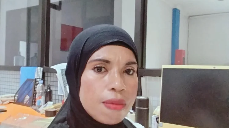 Mencuci Dengan Sampo Efektif Menjaga Warna Tetap Awet