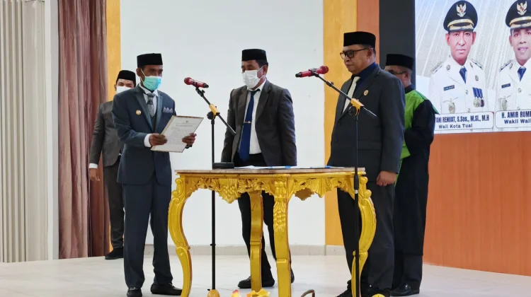 Walikota Tual Lantik Pejabat Sekretaris Daerah Kota Tual