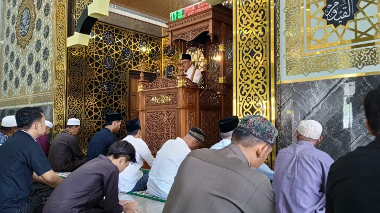 Jalankan Ibadah karena Allah Bukan Hanya Pujian Manusia