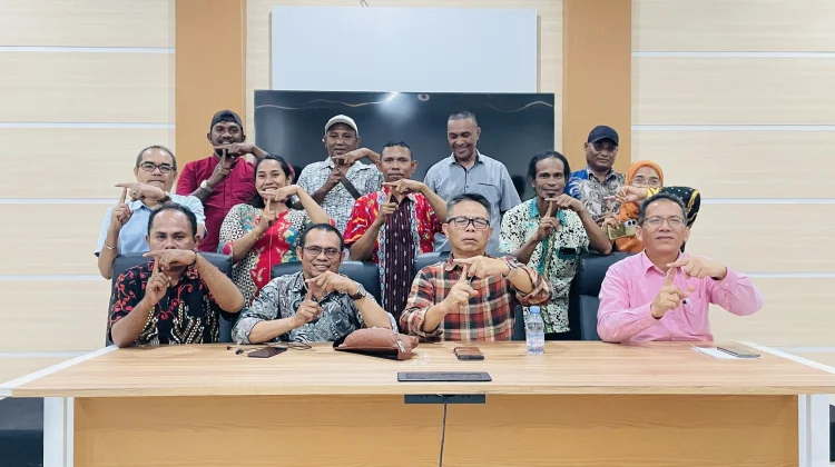 10 Jurnalis di Kota Tual Lulus Uji Kompetensi Wartawan