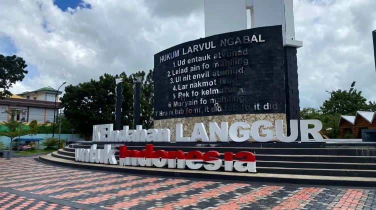 Huruf “L” pada Landmark Langgur Copot, Warga Soroti Pengamanan Fasilitas Publik