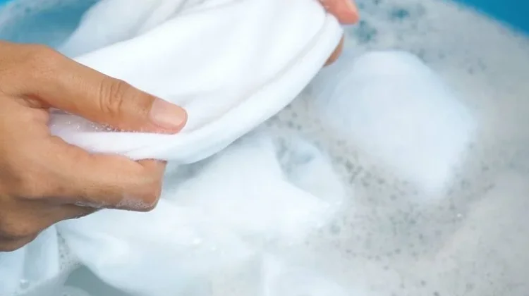 Mencuci Baju Putih Ada Triknya, Yuk Pelajari