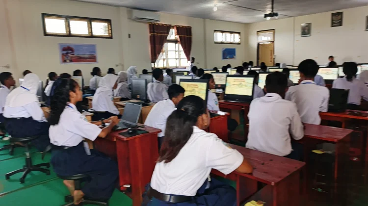 Pelaksanaan Ujian Sekolah Berbasis Komputer di SMP Negeri 2 Kota Tual