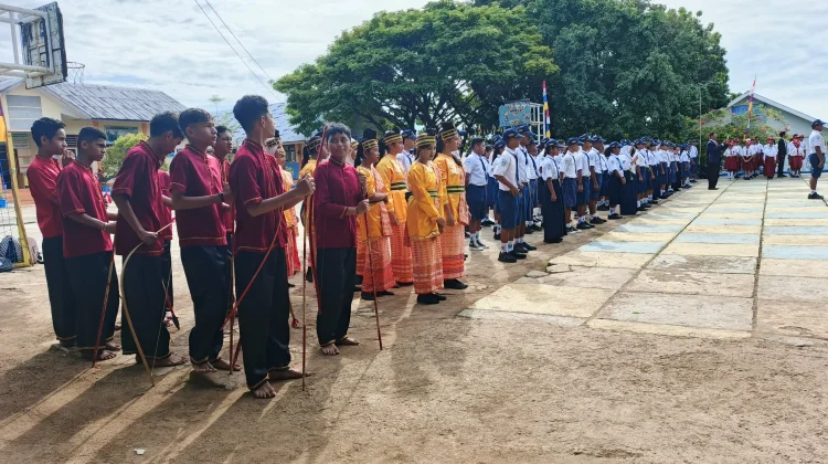 SMP Negeri 2 Kota Tual Tingkatkan Kompetensi dan Karakter Siswa