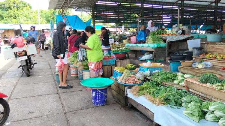 Pasar Langgur Sepi, Pedagang Sayur Rugi akibat Daya Beli Turun