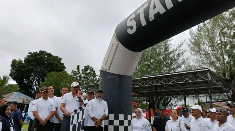 Semarak Jalan Sehat Songsong Hardiknas di Maluku Tenggara