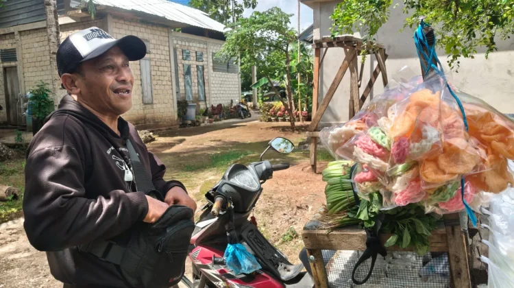 Berjualan Sayur Keliling, Demi Memperjuangkan Kehidupan Keluarga