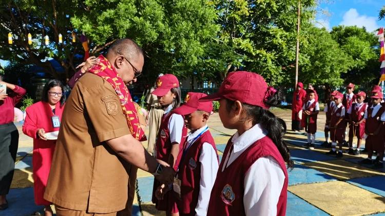 Ini Pesan dan Motivasi Pj Sekda pada Siswa SD N 12 Kota Tual