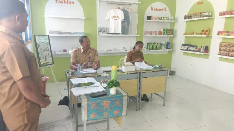 Metode TEFA dan Ujian Berjenjang Antar 268 Siswa SMKS PGRI Dobo Lulus