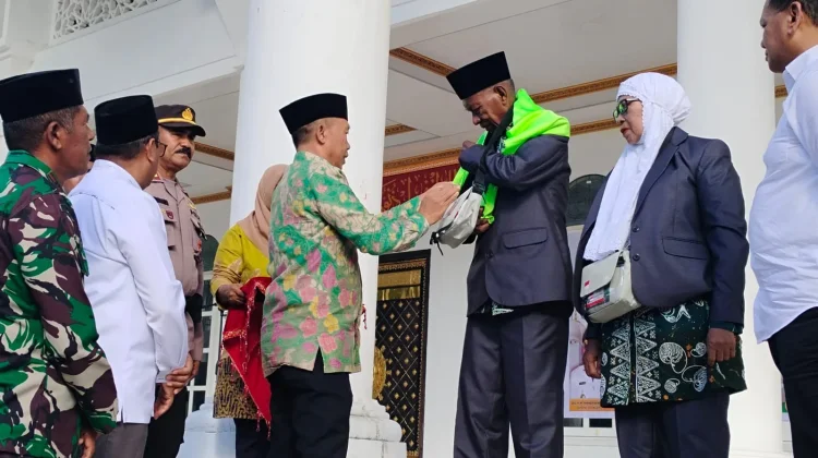 Dua Jemaah Haji Malra Bergabung dalam Kloter 26 UPG menuju Jeddah