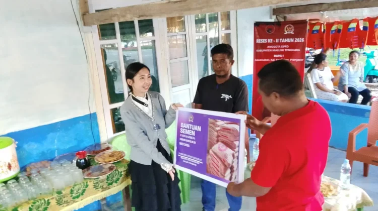 Efisiensi Anggaran Batasi Pokir, Rosmitha Salurkan Bantuan saat Reses di Sejumlah