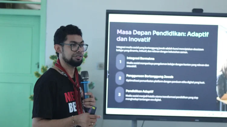 Pelatihan Tim Media SMA Negeri 5 Tual