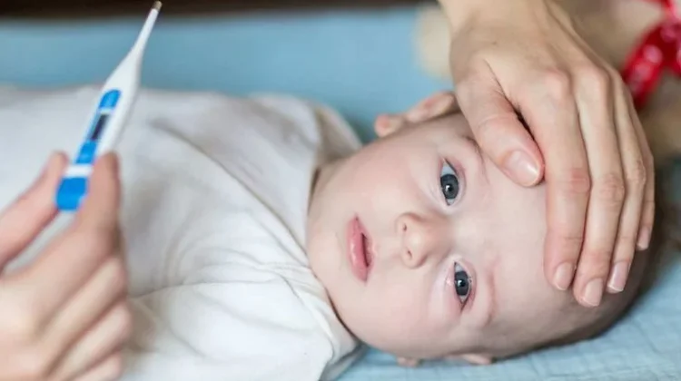 Cara Sederhana Turunkan Demam Bayi Anda