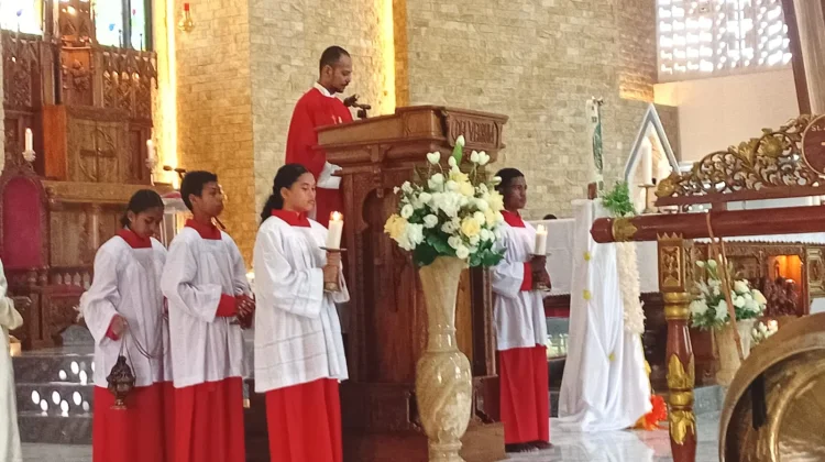 Umat Katolik Santo Yosep Rayakan Hari Raya Pentakosta
