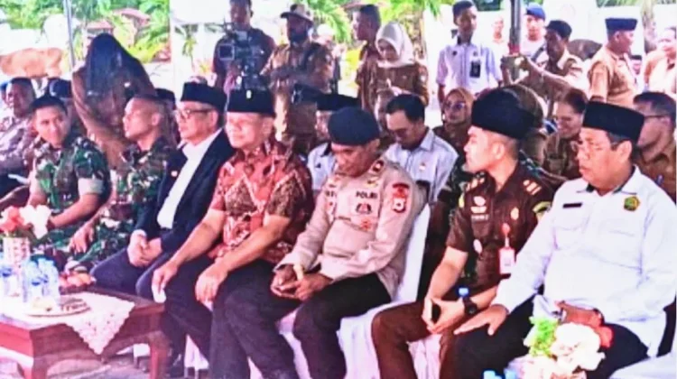 Pemda Serahkan Hewan Kurban di Masjid Agung Raudhah Langgur