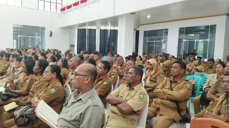 Guru Tak Perlu Lagi Urus Berkas Manual, Bupati Malra Dorong Sistem MTH SMART
