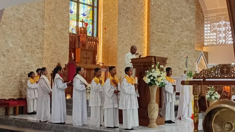 Hari Raya Tritunggal Maha Kudus Dirayakan Umat Katolik di Gereja Santo Yosep Dobo