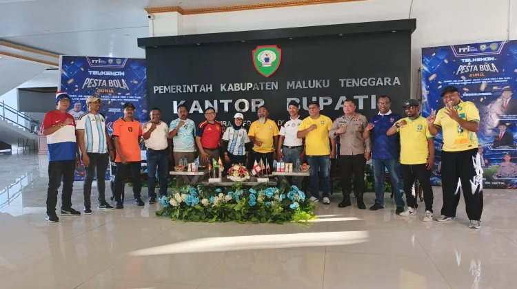 Euforia Sepak Bola Buka Peluang Usaha bagi UMKM