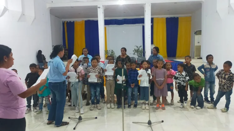 Pemberitaan Firman melalui Siaran RRI Semangati Anak-Anak SM TPI Dian