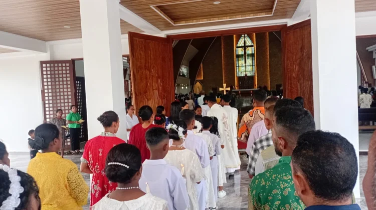 13 Anak Terima Komuni Pertama di Gereja Santo Yosep Dobo 2026
