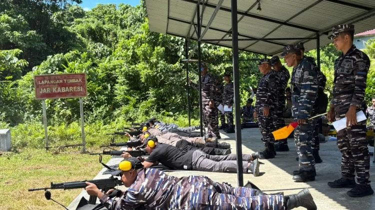 Lanal Aru Gelar Latihan Menembak untuk Asah Kemampuan Tempur Prajurit