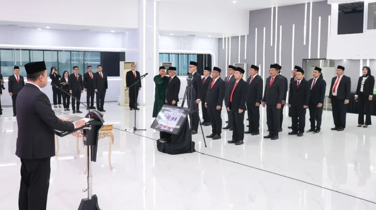Lantik 130 Pejabat, Menteri Nusron Tekankan Kecepatan Layanan Pertanahan