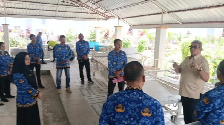 Bupati Malra: Sentuhan Kemanusiaan Sama Pentingnya dengan Tindakan Medis