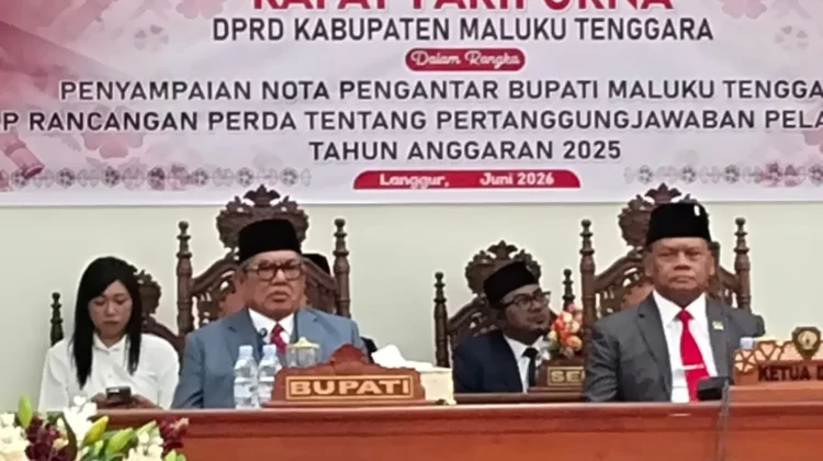 Fraksi PDI Perjuangan-Hanura-PKN Terima Ranperda APBD Malra 2025 Bersyarat