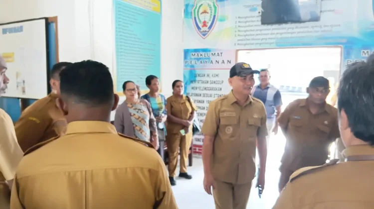 Siswa SMP Negeri 2 Dobo Paparkan Program Sekolah di Hadapan Bupati Aru